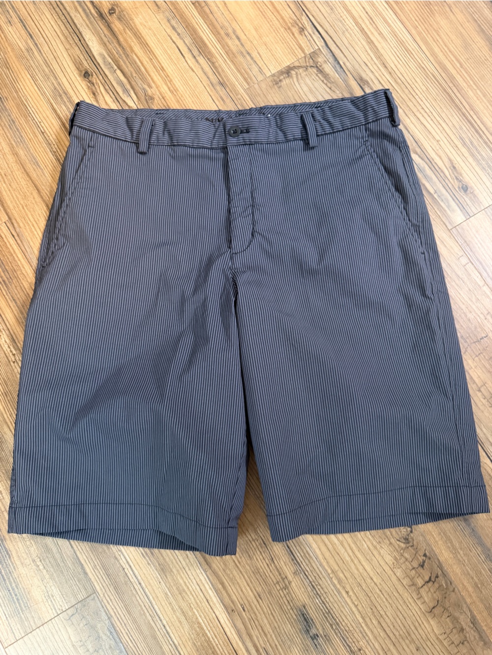 Nike Men's Charcoal Pinstripe Golf Shorts golf performance hybrid shorts size 34